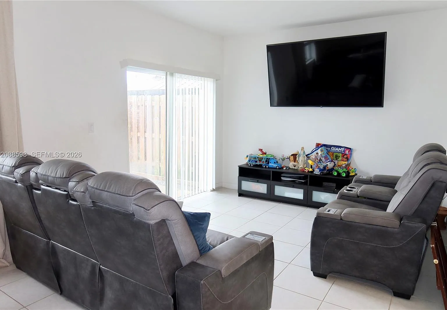 Keys Gate Residential — Photo 4