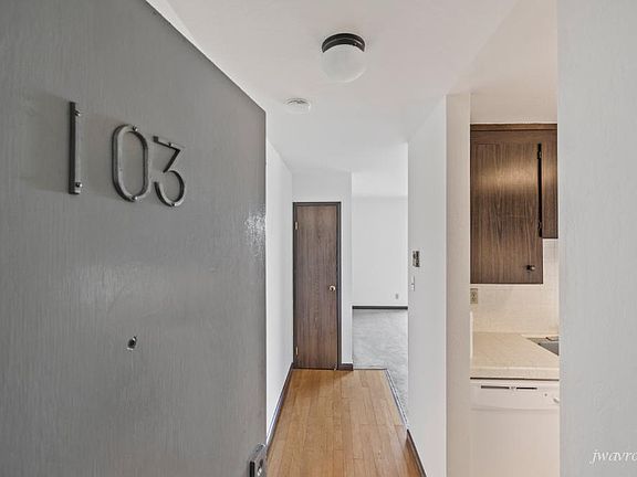 3rd image of 160 Gardenside Dr APT 103