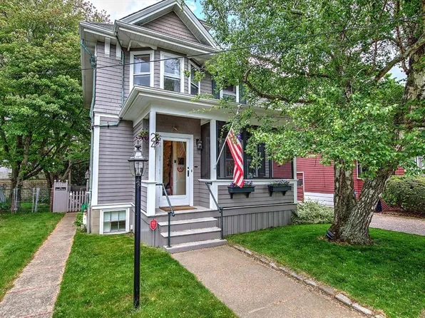 24 Hussey St, New Bedford, MA 02740