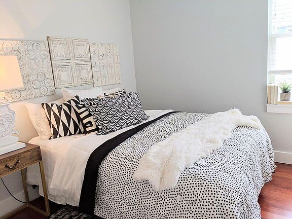 3rd image of 346 E King St #30