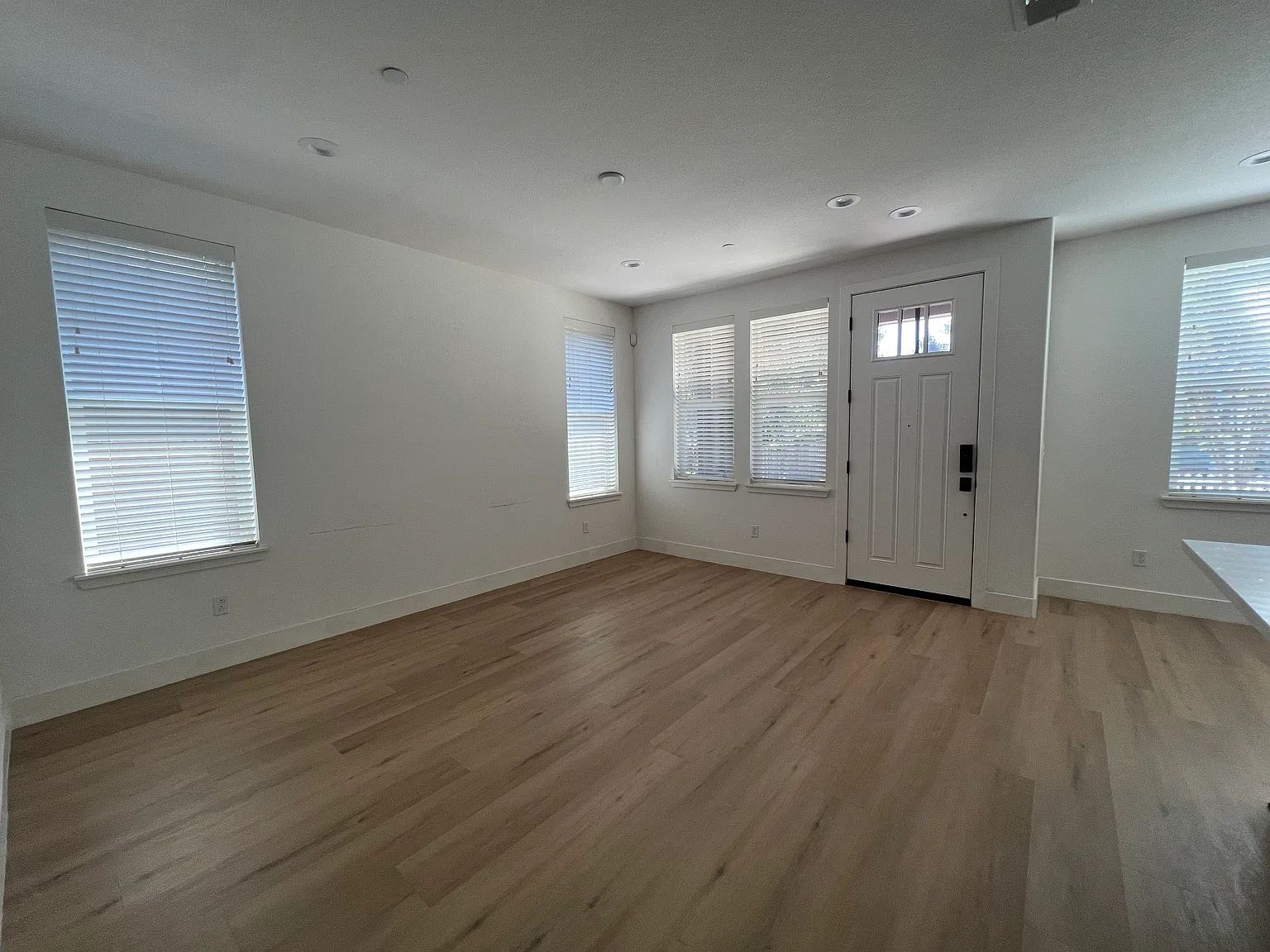 3555 Teeling Way — Photo 2
