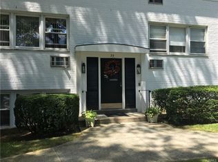 39 Avon Cir, Pt Chester, NY 10573