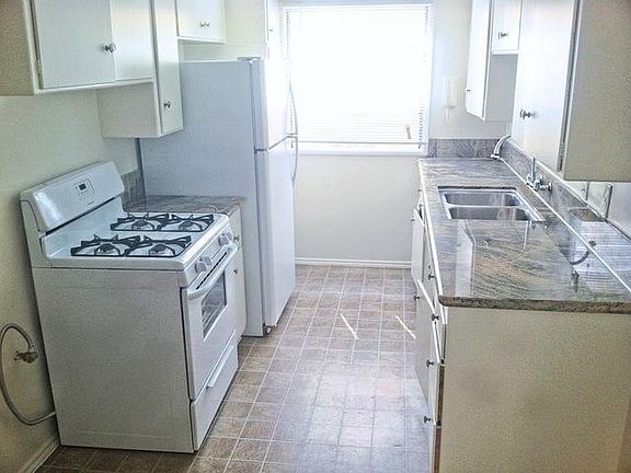 5th image of 341 S Rexford Dr APT 3
