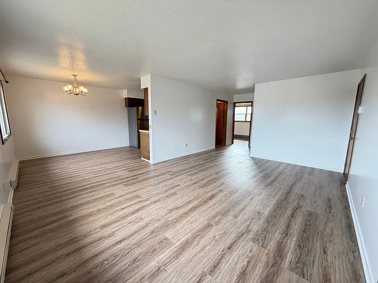3211 John Ave — Photo 2