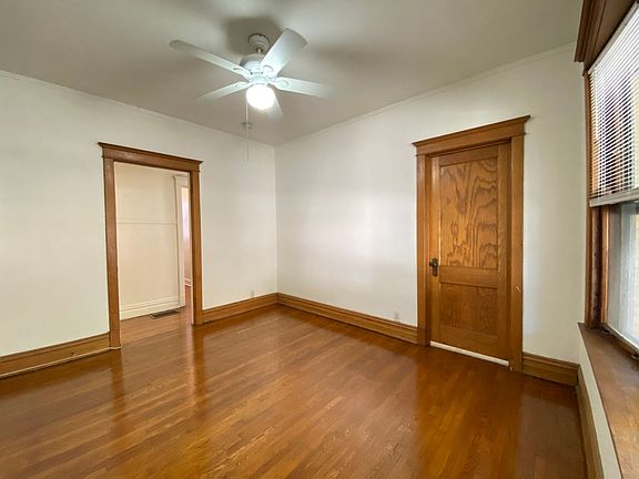 2nd image of 3854 N Damen Ave #2007-1