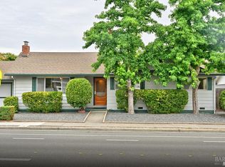 928 Middle Rincon Rd, Santa Rosa, CA 95409