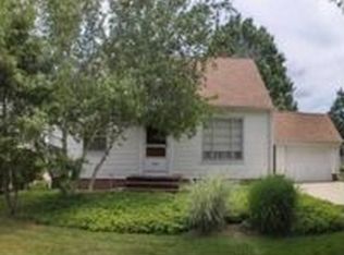 5067 Robinhood Dr, Willoughby, OH 44094