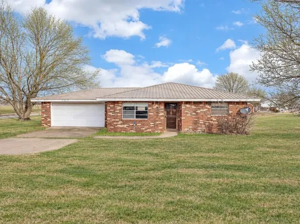 105 NW Boundry Rd, Erick, OK 73645