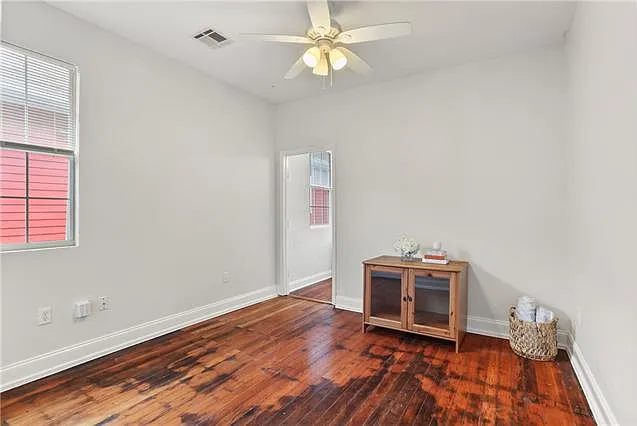 4424 General Pershing St — Photo 7