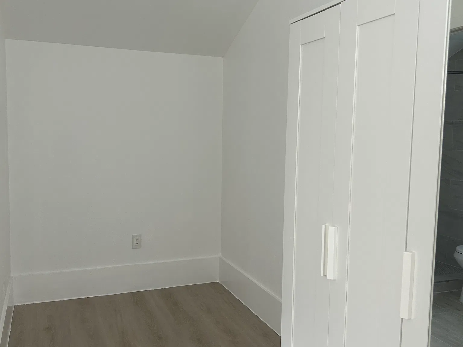 Studio, $1,800 — Photo 2