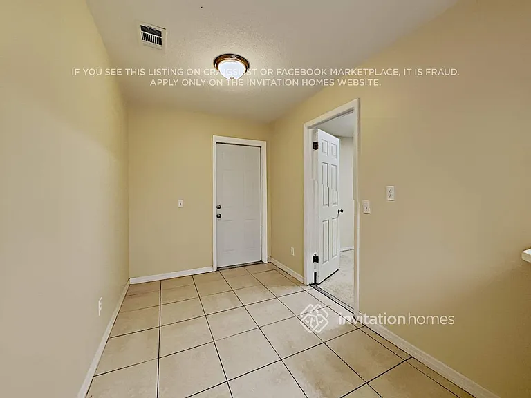 1806 Dodge Cir S — Photo 8