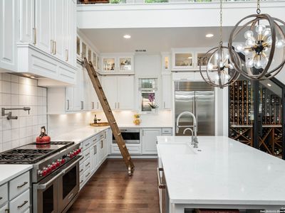 605 W IRONS, Boerne, TX, 78006