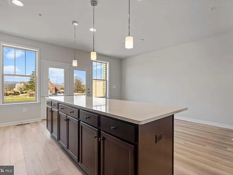 1727 Evansberry Dr — Photo 15