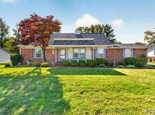 3650 Birchbark Dr, Florissant, MO 63033