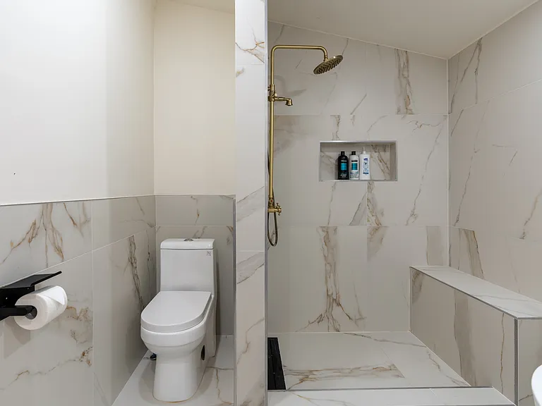 1246 S Clarkson St — Photo 14