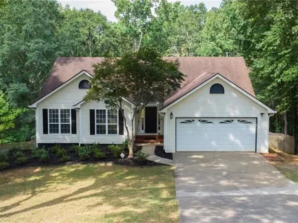 4267 Riviere Point, Gainesville, GA 30507