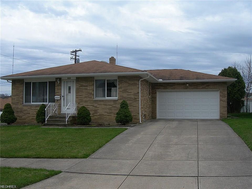 1st image of 3225 Woodlawn Dr