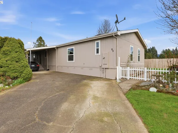 1000 S McKern Ct #85, Newberg, OR 97132