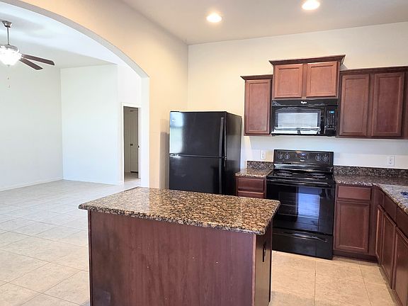 5th image of 2118 Sable Wood Dr