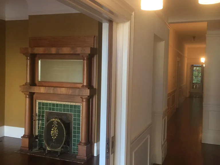 living room /entrance hallway