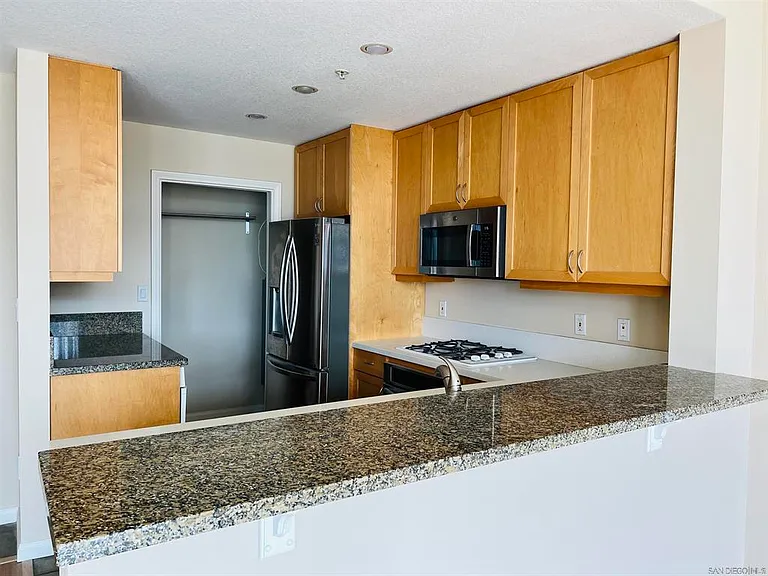 850 Beech St #704 — Photo 10