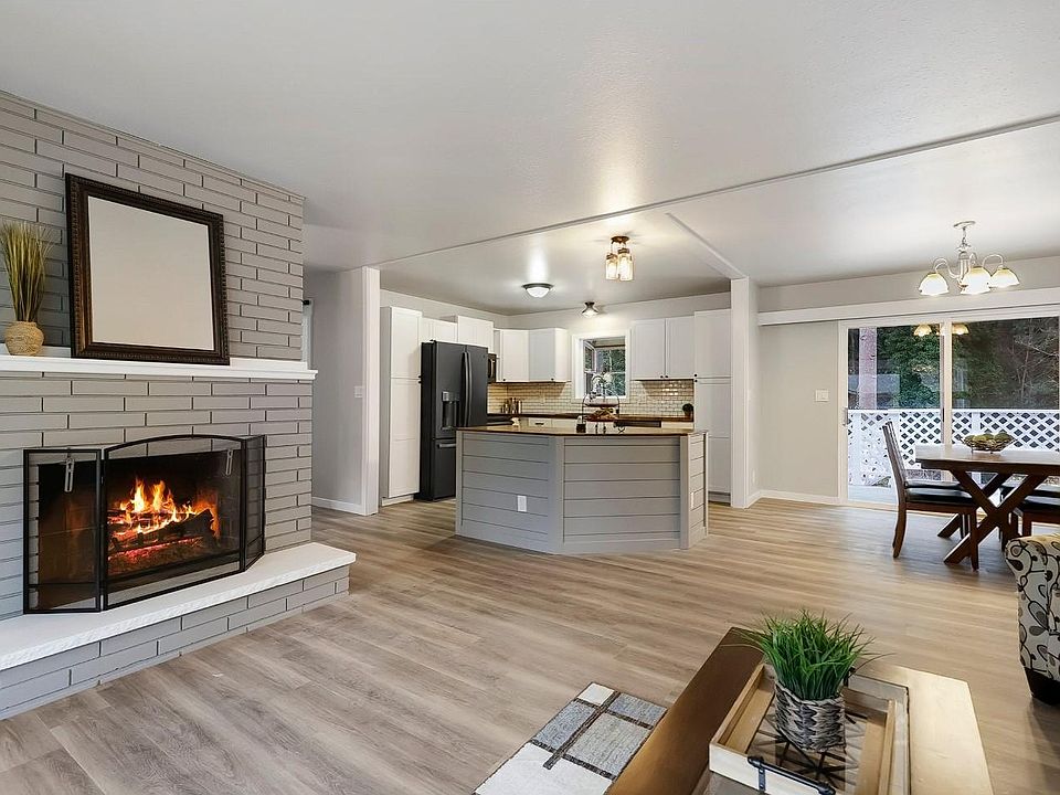 1st image of 2567 Parkwood Dr SE