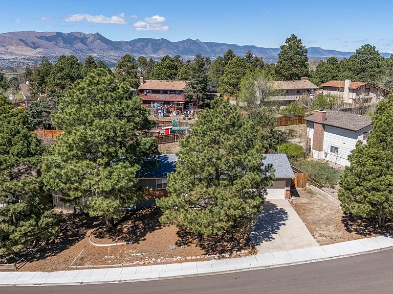 3270 Cortina Dr — Photo 3