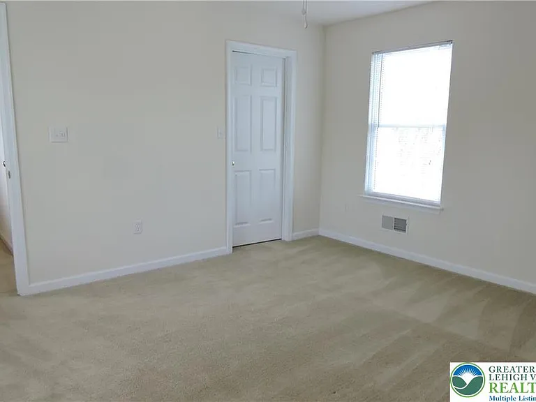 107 Highlands Blvd — Photo 16