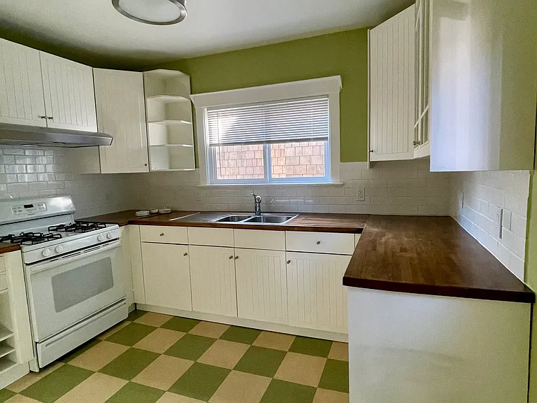 308 W De La Guerra St #4 — Photo 9