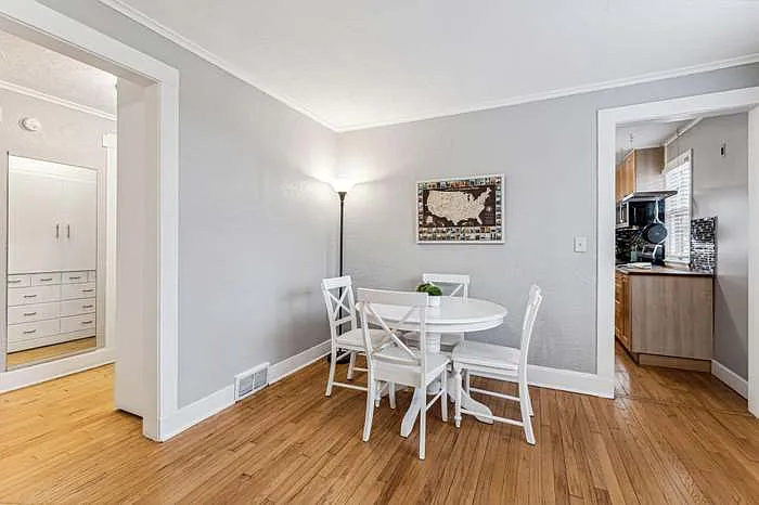 1165 Cook Ave E — Photo 2