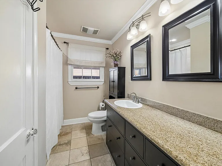 1221 Aurora St — Photo 8