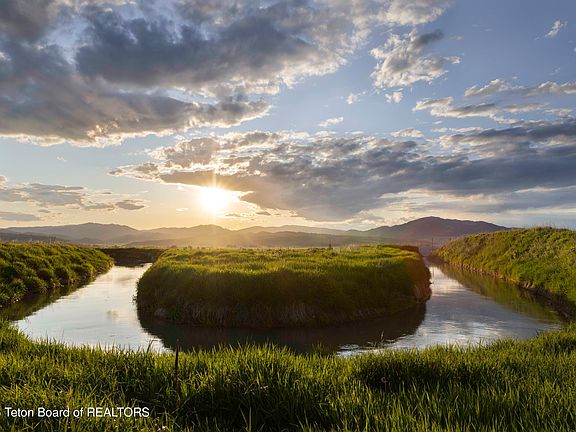 5th image of 12 Yellow Star Rd