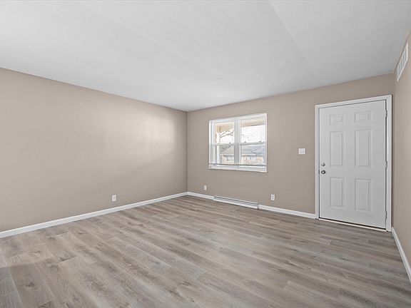 4th image of 11 Manor Dr #1