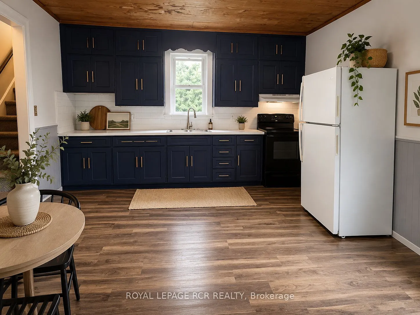 4 bed, $2,950 — Photo 2