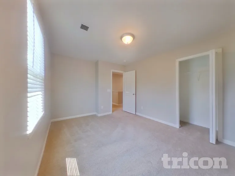 120 Castlebrook Dr — Photo 13