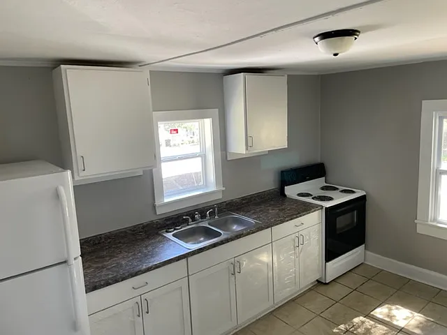 110 Bethune St — Photo 2
