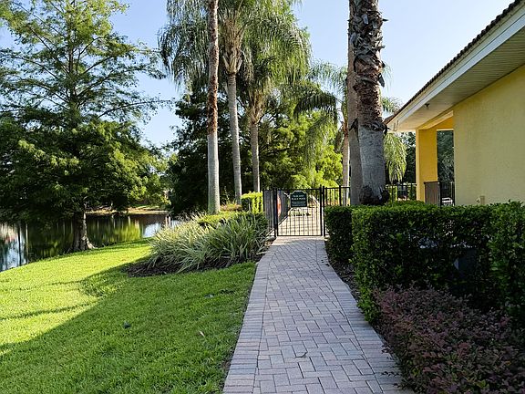 4th image of 4910 Fiorazante Ave #1