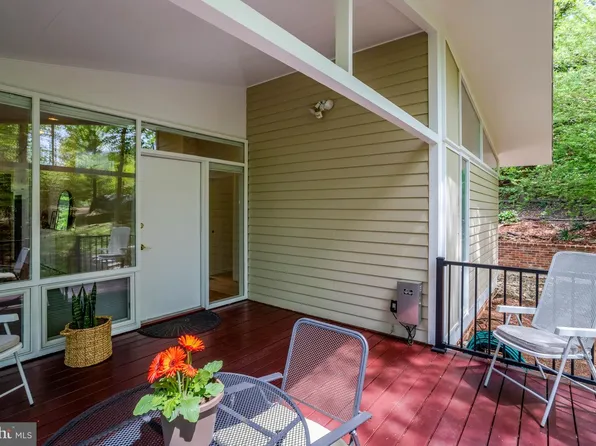 7413 Rebecca Dr, Alexandria, VA 22307
