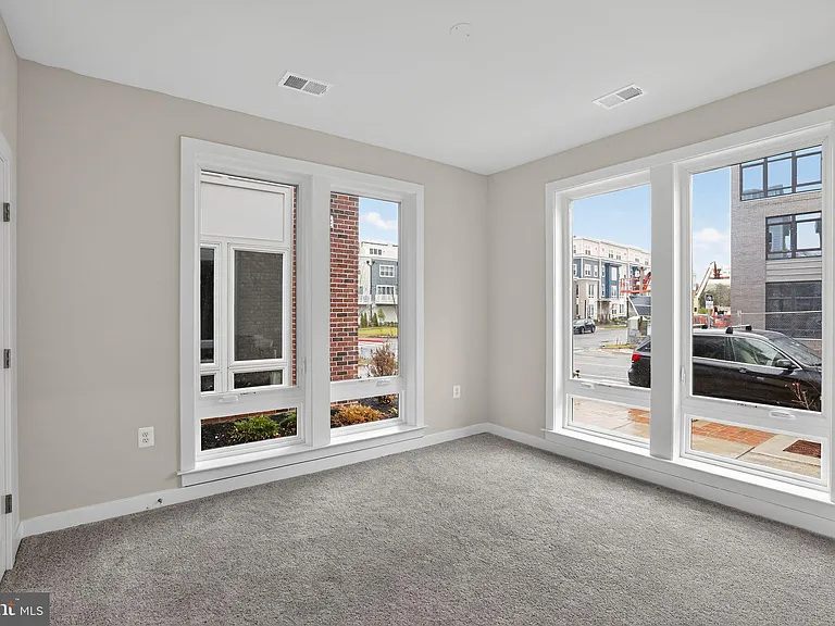 3612 Farr Ave — Photo 5