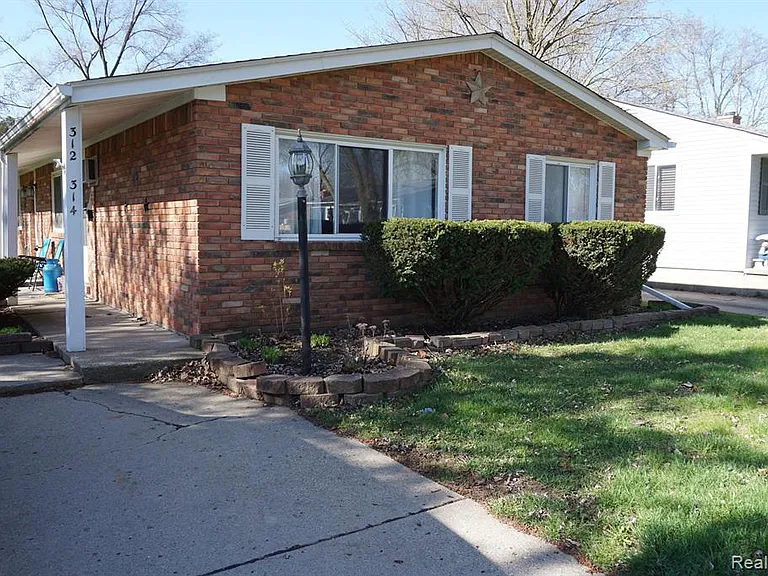 314 Fairgrove St — Photo 18