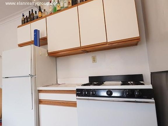 5th image of 4523 N Paulina St APT 3A