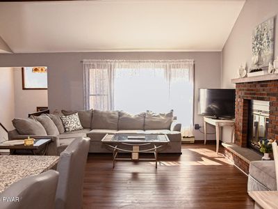 84 Deerfield Rd, Lake Ariel, PA, 18436