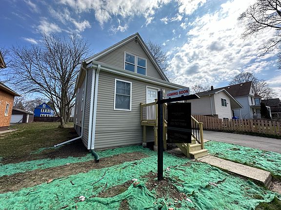2nd image of 833 Prescott St