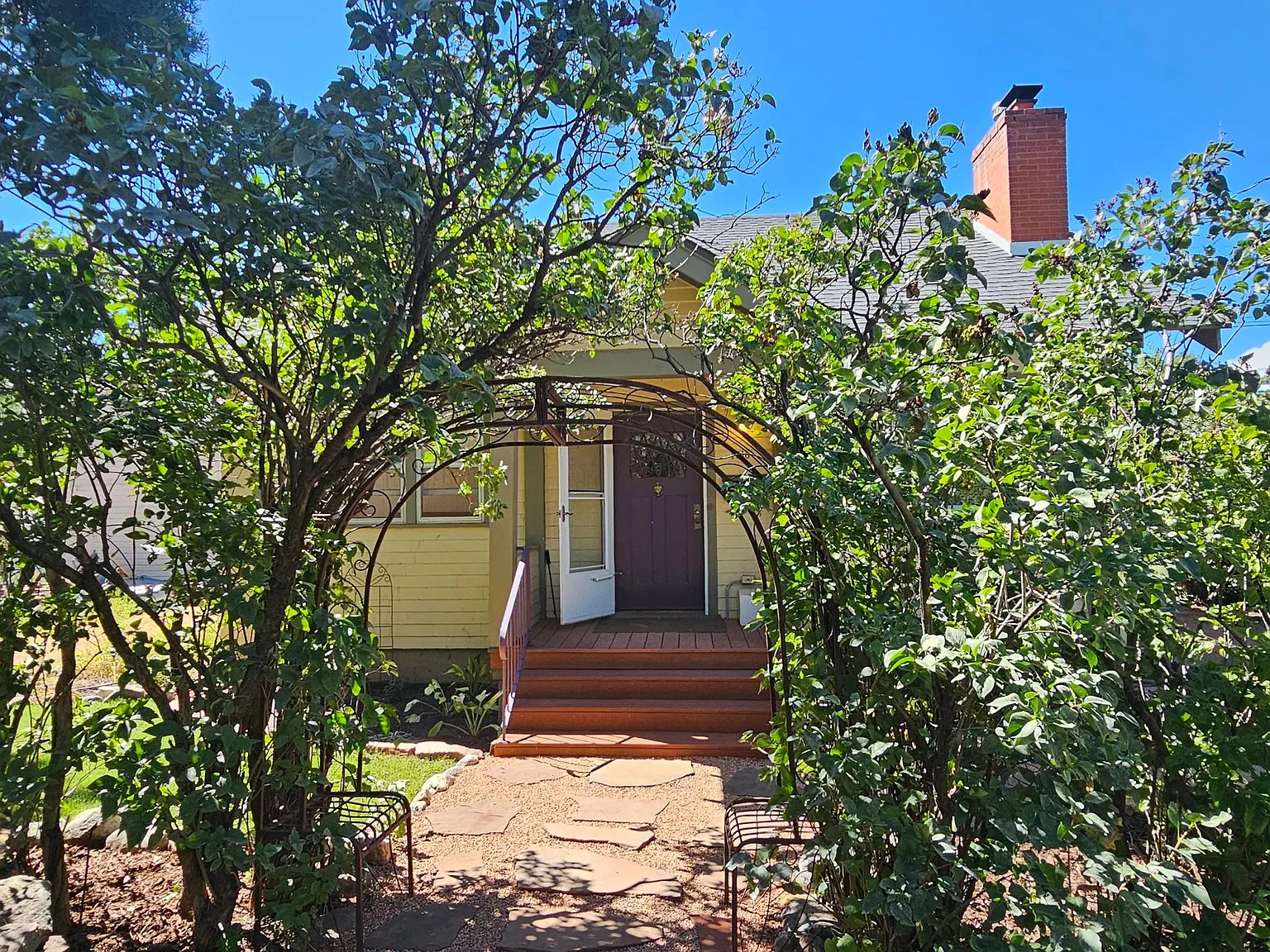 3 bed, 1085 sqft, $1,825 — Photo 3