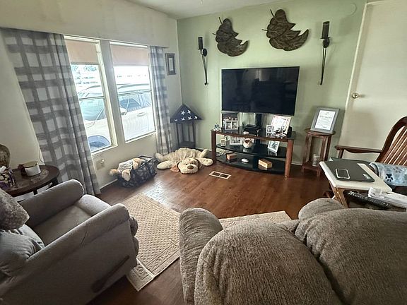 4th image of 38021 C Ave
