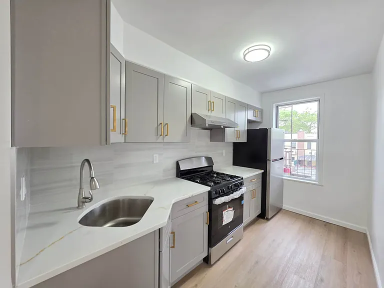 2016 Coyle St #2 — Photo 1