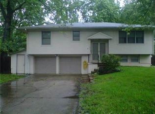 11028 Greenwood Rd, Kansas City, MO 64134