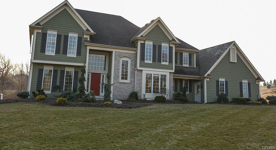 1st image of 17 Fall Meadow Dr