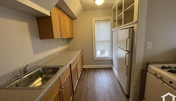3rd image of 818 3rd Ave #2