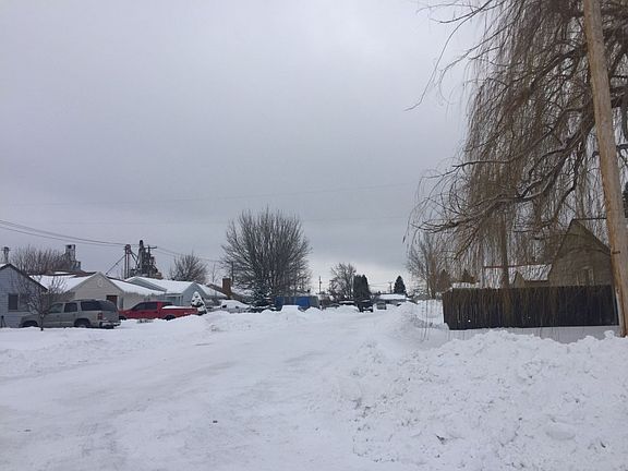 5th image of 1056 Hillview Ave
